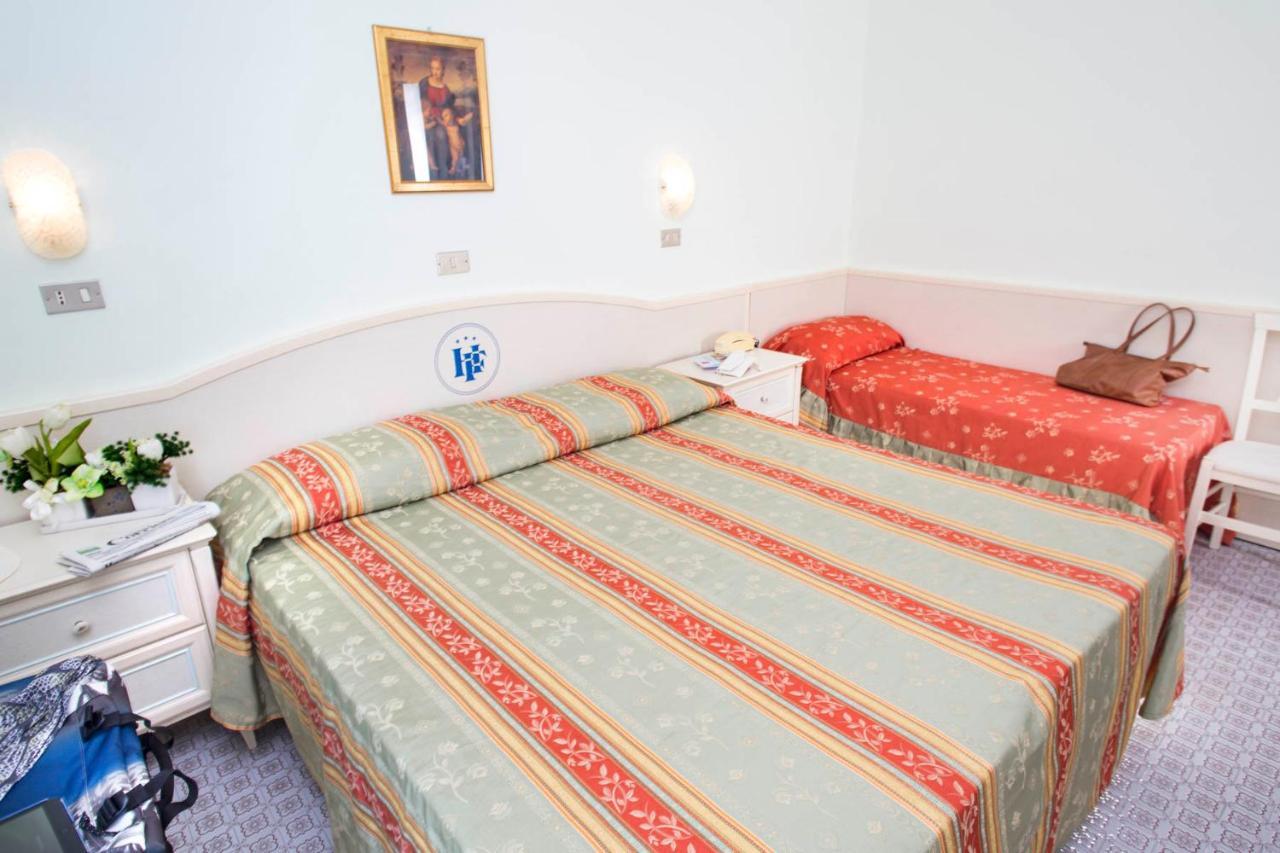 Hotel Franca Μπελάρια-Ιτζέα Μαρίνα Εξωτερικό φωτογραφία