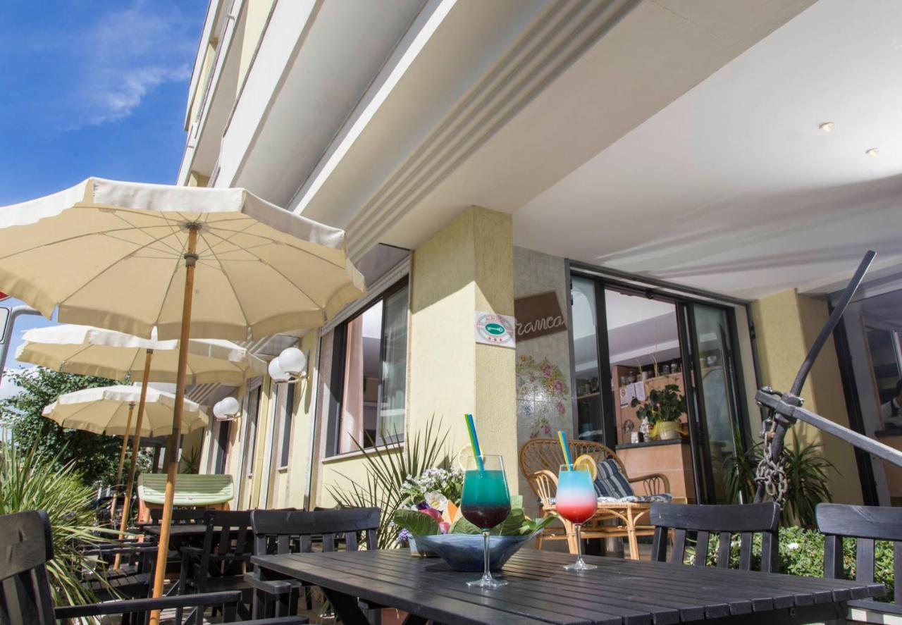 Hotel Franca Μπελάρια-Ιτζέα Μαρίνα Εξωτερικό φωτογραφία